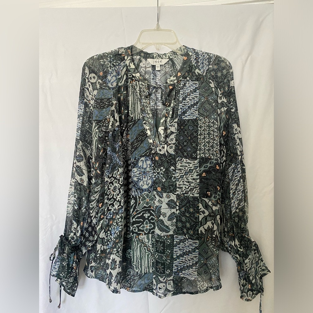 Joie green print blouse. Sz small.